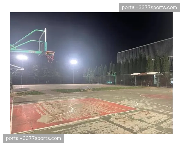 新球场建设提案中包含为媒体数据席优化射门角度摄像位的设计